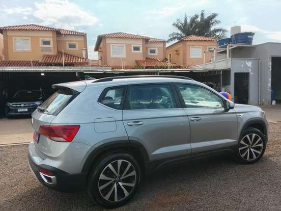 VOLKSWAGEN-TAOS-2023