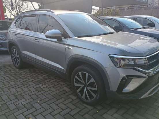 VOLKSWAGEN-TAOS-1.4 250 TSI TOTAL FLEX COMFORTLINE AUTOMÁTICO VOLKSWAGEN-TAOS-2025