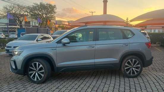 VOLKSWAGEN-TAOS-2025