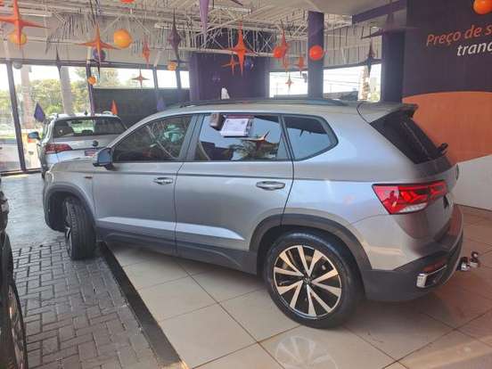 VOLKSWAGEN-TAOS-2023