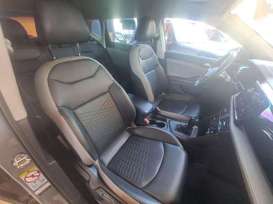 VOLKSWAGEN-TAOS-2023