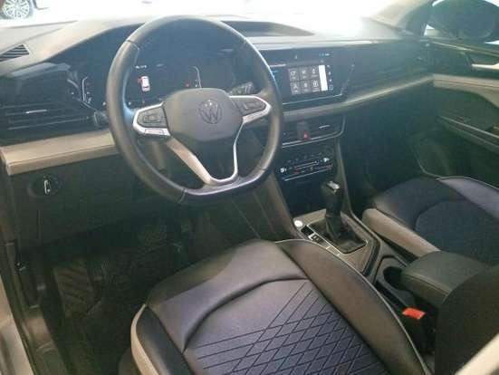 VOLKSWAGEN-TAOS-2025