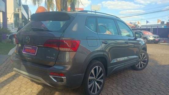 VOLKSWAGEN-TAOS-2025