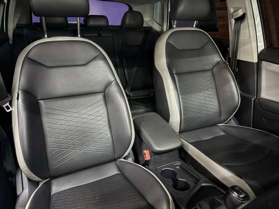 VOLKSWAGEN-TAOS-2025