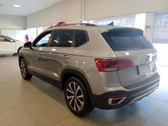 VOLKSWAGEN-TAOS-2025