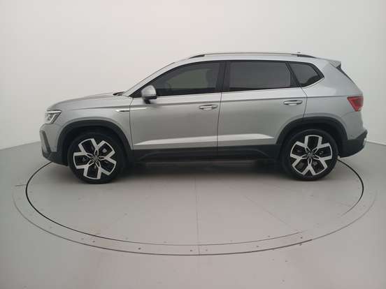 VOLKSWAGEN-TAOS-2024