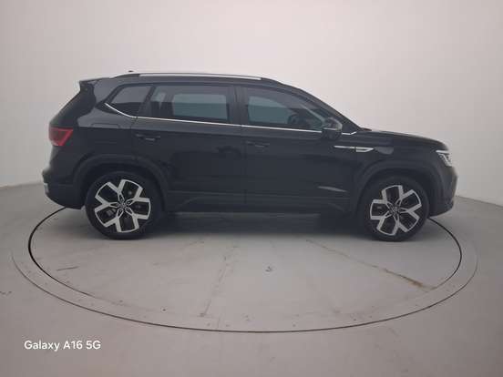 VOLKSWAGEN-TAOS-2025