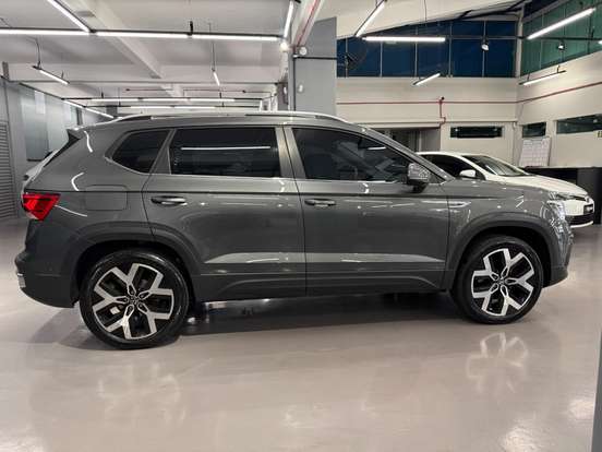 VOLKSWAGEN-TAOS-2024