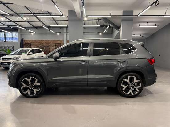 VOLKSWAGEN-TAOS-2024