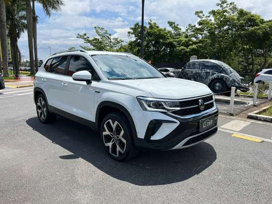 VOLKSWAGEN-TAOS-2024