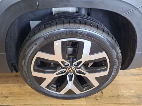 VOLKSWAGEN-TAOS-2025