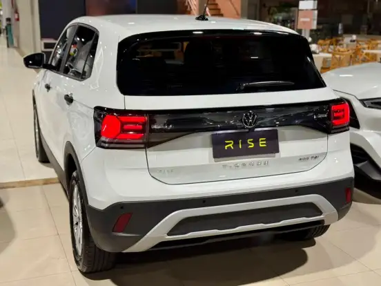 VOLKSWAGEN-T-CROSS-2026