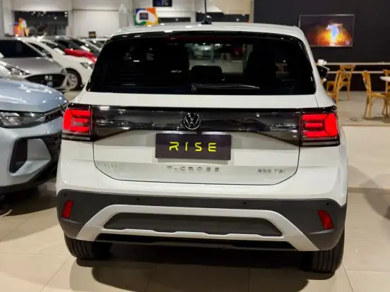 VOLKSWAGEN-T-CROSS-2026