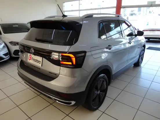 VOLKSWAGEN-T-CROSS-2023