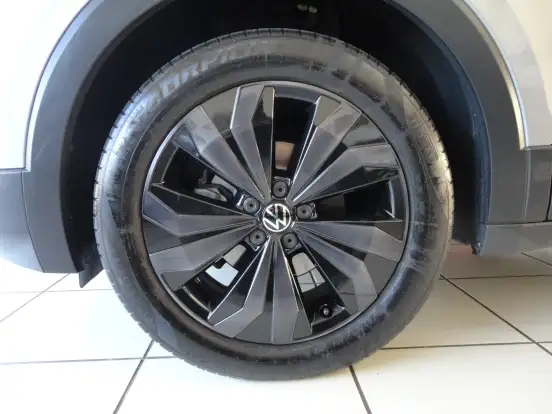VOLKSWAGEN-T-CROSS-1.4 250 TSI TOTAL FLEX HIGHLINE AUTOMÁTICO VOLKSWAGEN-T-CROSS-2023