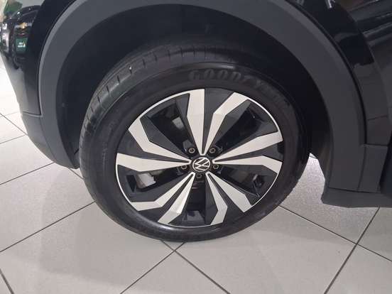 VOLKSWAGEN-T-CROSS-2025