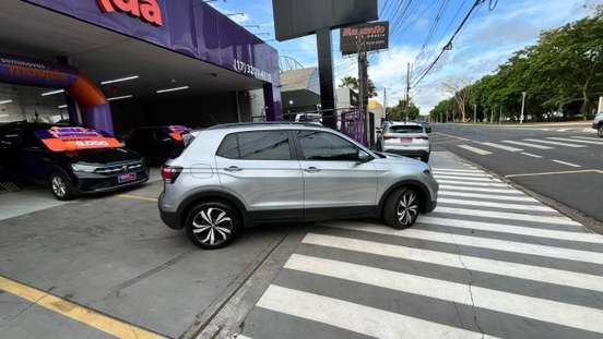 VOLKSWAGEN-T-CROSS-2025