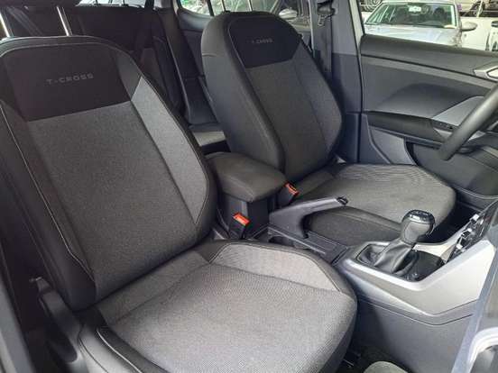 VOLKSWAGEN-T-CROSS-1.0 200 TSI TOTAL FLEX AUTOMÁTICO VOLKSWAGEN-T-CROSS-2025