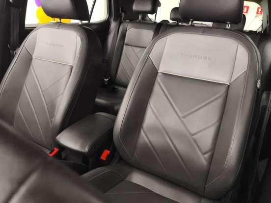 VOLKSWAGEN-T-CROSS-2024