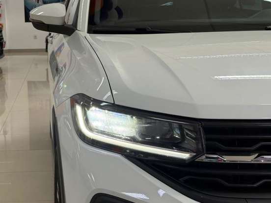 VOLKSWAGEN-T-CROSS-1.0 200 TSI TOTAL FLEX COMFORTLINE AUTOMÁTICO VOLKSWAGEN-T-CROSS-2025