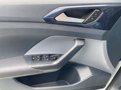 VOLKSWAGEN-T-CROSS-2023