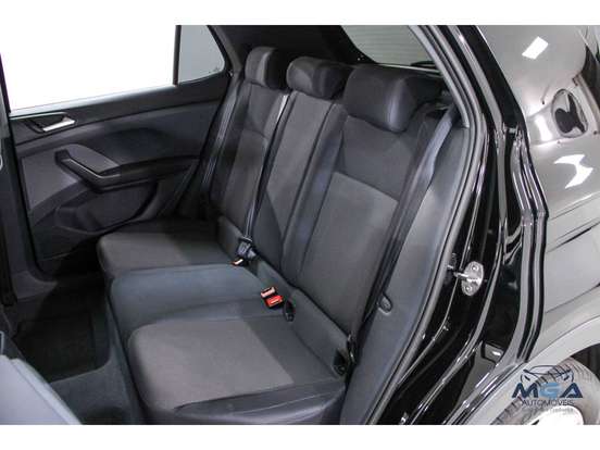 VOLKSWAGEN-T-CROSS-2024