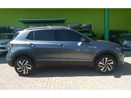 VOLKSWAGEN-T-CROSS-2024