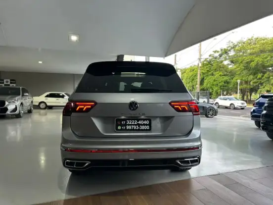 VOLKSWAGEN-TIGUAN-2.0 300 TSI GASOLINA ALLSPACE R-LINE AUTOMÁTICO VOLKSWAGEN-TIGUAN-2024