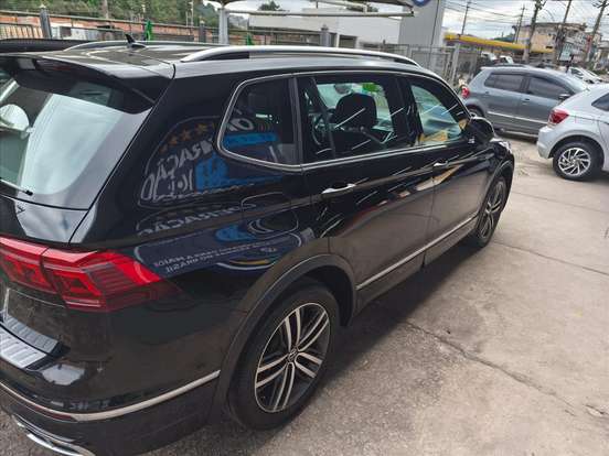 VOLKSWAGEN-TIGUAN-2023