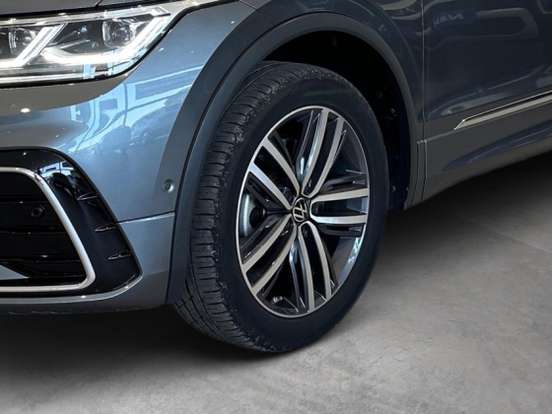 VOLKSWAGEN-TIGUAN-2.0 300 TSI GASOLINA ALLSPACE R-LINE AUTOMÁTICO VOLKSWAGEN-TIGUAN-2024