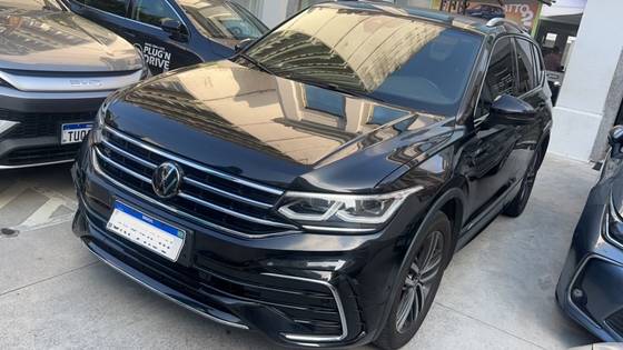 VOLKSWAGEN TIGUAN 2.0 300 TSI GASOLINA ALLSPACE R-LINE AUTOMÁTICO