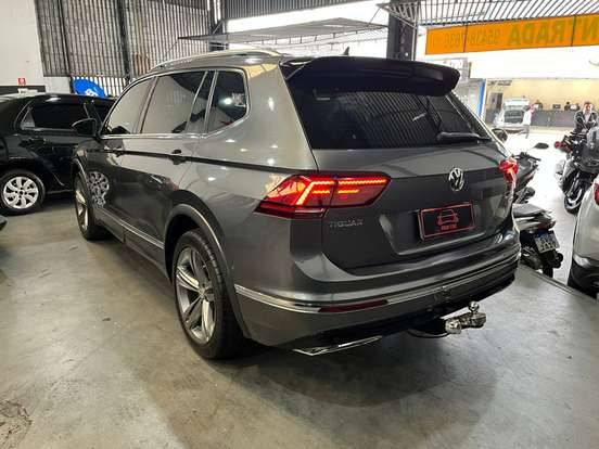 VOLKSWAGEN-TIGUAN-2018