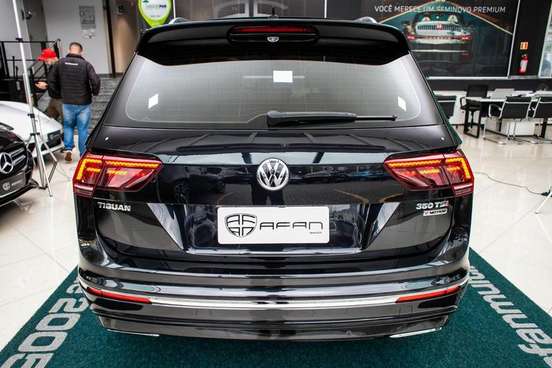 VOLKSWAGEN-TIGUAN-2020