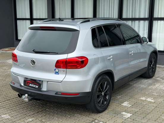 VOLKSWAGEN-TIGUAN-2012