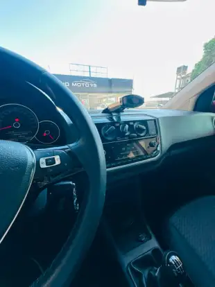 VOLKSWAGEN-UP-2017