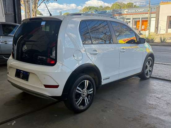 VOLKSWAGEN-UP-1.0 170 TSI TOTAL FLEX XTREME 4P MANUAL VOLKSWAGEN-UP-2019