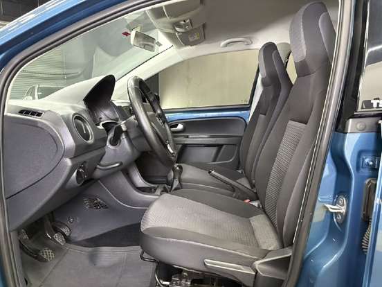 VOLKSWAGEN-UP-2018