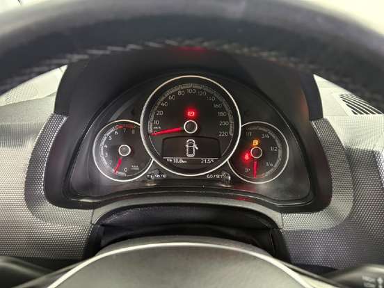 VOLKSWAGEN-UP-2018