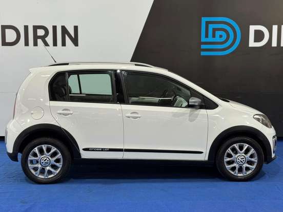 VOLKSWAGEN-UP-2016