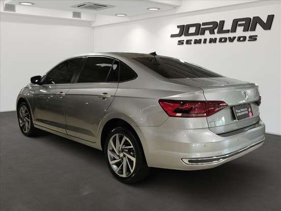 VOLKSWAGEN-VIRTUS-2018