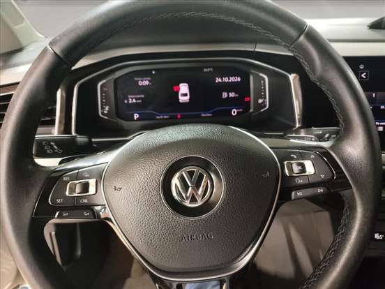 VOLKSWAGEN-VIRTUS-2018