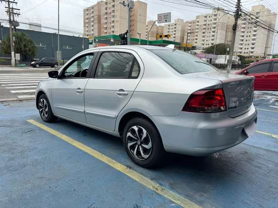VOLKSWAGEN-VOYAGE-2011