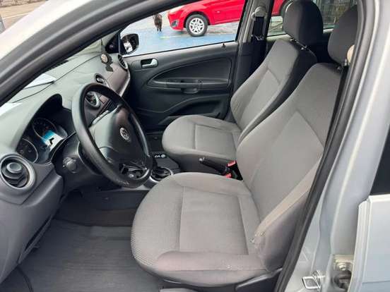 VOLKSWAGEN-VOYAGE-1.0 MI 8V FLEX 4P MANUAL VOLKSWAGEN-VOYAGE-2011