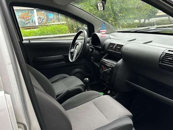 VOLKSWAGEN-FOX-1.0 MI PLUS 8V GASOLINA 4P MANUAL VOLKSWAGEN-FOX-2005