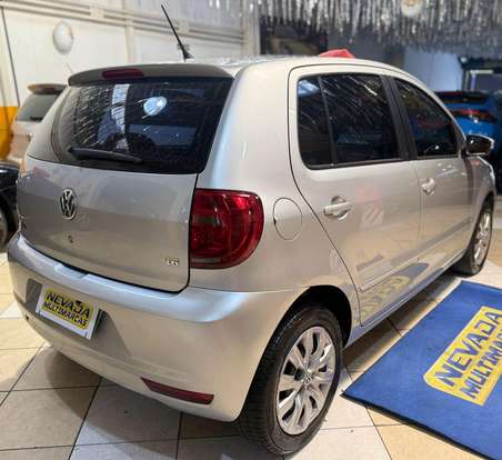 VOLKSWAGEN-FOX-2012