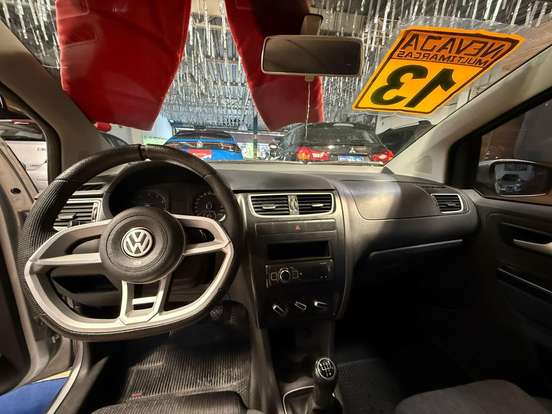 VOLKSWAGEN-FOX-2012