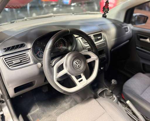 VOLKSWAGEN-FOX-2012