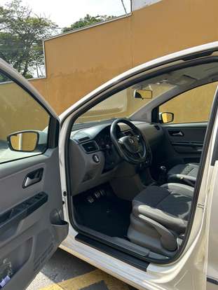 VOLKSWAGEN-FOX-2015