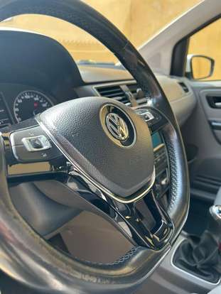 VOLKSWAGEN-FOX-2015