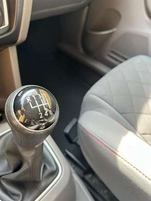 VOLKSWAGEN-FOX-2015